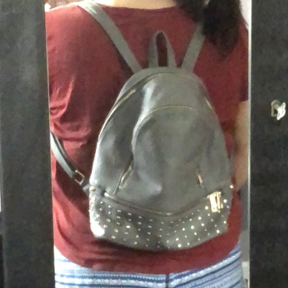 Back pack - Picture 4 of 5